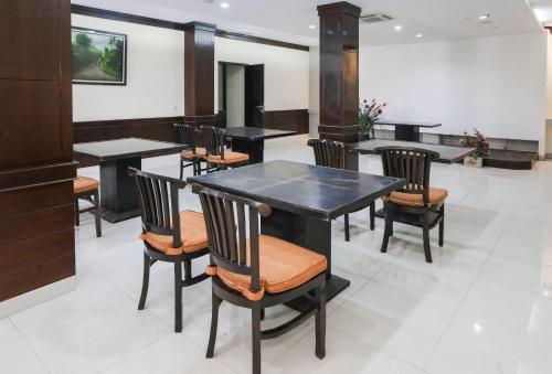 Imagen general del Hotel Townhouse Oak J&b Gunung Sahari. Foto 16