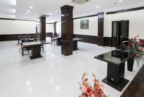 Imagen general del Hotel Townhouse Oak J&b Gunung Sahari. Foto 17