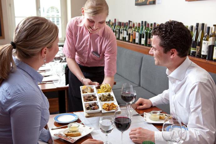 Imagen del bar/restaurante del Hotel Townhouse Stadt Hamburg Wismar. Foto 7