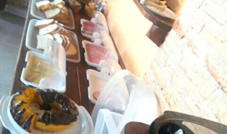 Imagen del bar/restaurante del Hotel Toya. Foto 21