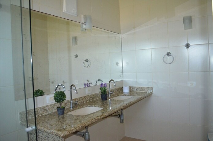 Imagen de la habitación del Hotel Toya. Foto 31