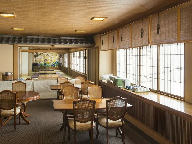 Imagen del bar/restaurante del Hotel Toya Gokirakutei. Foto 17