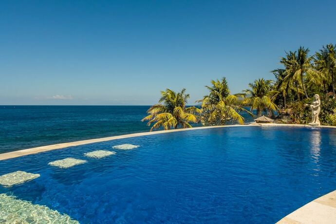 Imagen de la piscina del Hotel Toyabali - Resort. Foto 34