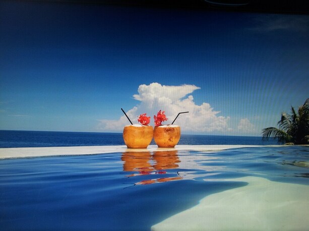 Imagen de la piscina del Hotel Toyabali - Resort. Foto 35