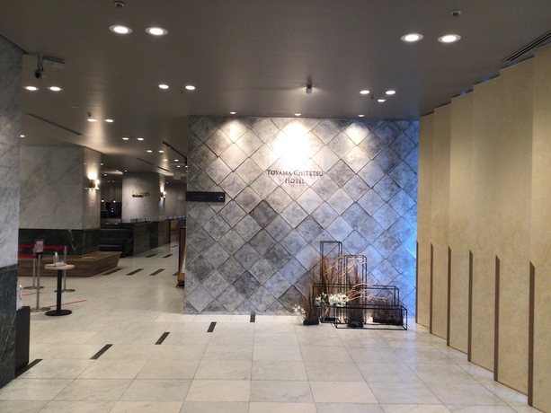 Imagen de los interiores del Hotel Toyama Chitetsu. Foto 19