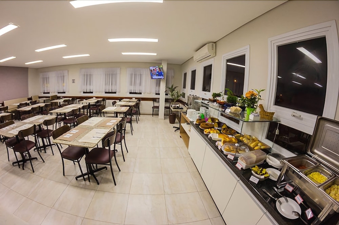 Imagen del bar/restaurante del Hotel Toyo Inn. Foto 3
