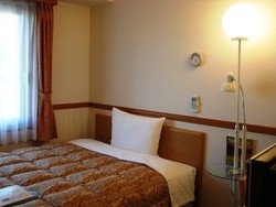 Imagen de la habitación del Hotel Toyoko Inn Chiba Minato Ekimae. Foto 2