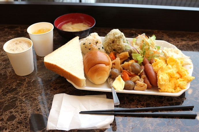 Imagen del bar/restaurante del Hotel Toyoko Inn Hirosaki Ekimae. Foto 3