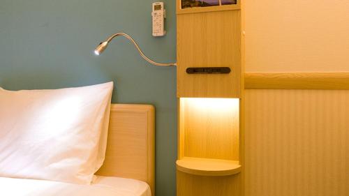 Imagen de la habitación del Hotel Toyoko Inn Kita-asaka-eki Nishi-guchi. Foto 12