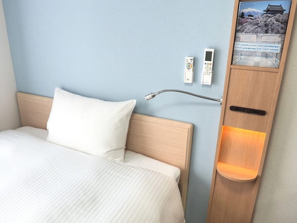 Imagen de la habitación del Hotel Toyoko Inn Kobe Sannomiya Ekimae. Foto 3