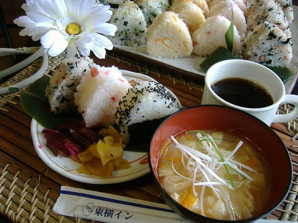 Imagen del bar/restaurante del Hotel Toyoko Inn Saitama Iwatsuki Ekimae. Foto 3