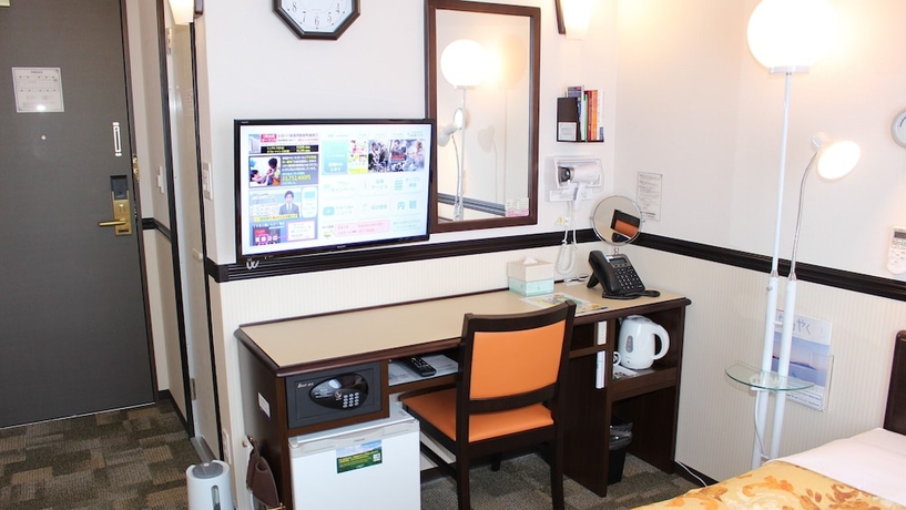 Imagen de la habitación del Hotel Toyoko Inn Shin Takaoka Station Shinkansen Minami. Foto 7