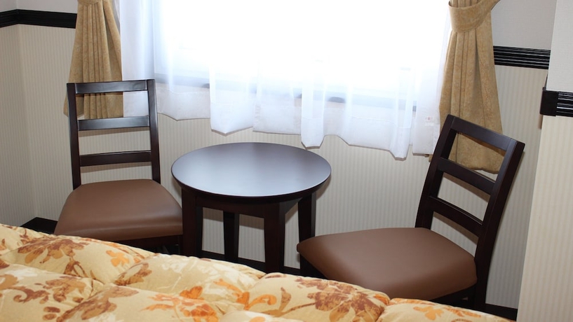 Imagen de la habitación del Hotel Toyoko Inn Shin Takaoka Station Shinkansen Minami. Foto 8