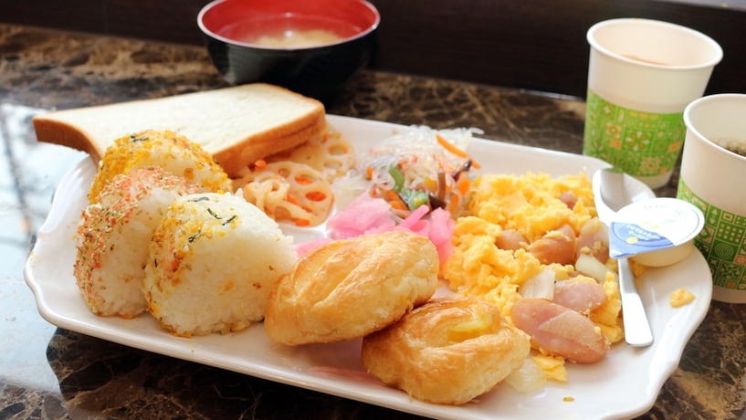 Imagen del bar/restaurante del Hotel Toyoko Inn Shin Takaoka Station Shinkansen Minami. Foto 5