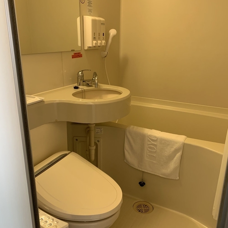 Imagen de la habitación del Hotel Toyoko Inn Shin Yokohama Station Shinkan. Foto 10