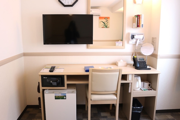 Imagen de la habitación del Hotel Toyoko Inn Shinjuku Gyoemmae Station. Foto 9