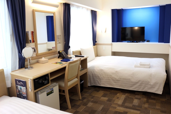 Imagen de la habitación del Hotel Toyoko Inn Shinjuku Gyoemmae Station. Foto 10
