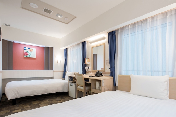 Imagen de la habitación del Hotel Toyoko Inn Shinjuku Gyoemmae Station. Foto 13