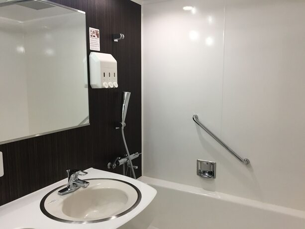 Imagen de la habitación del Hotel Toyota Prestige. Foto 15