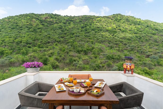 Imagen del bar/restaurante del Hotel Traavista Aravali Mahal. Foto 4