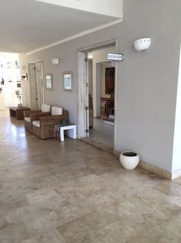 Imagen de la piscina del Hotel Tracadero Beach Resort. Foto 16