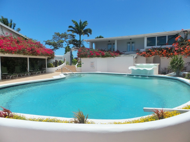 Imagen de la piscina del Hotel Trade Winds. Foto 10