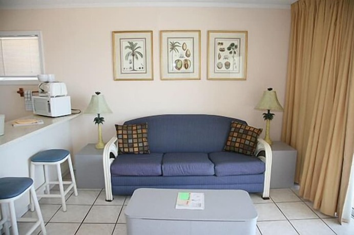Imagen general del Hotel Traders Inn Beach Club. Foto 2