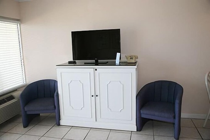 Imagen general del Hotel Traders Inn Beach Club. Foto 5