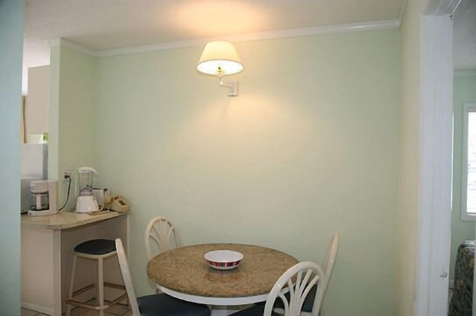 Imagen general del Hotel Traders Inn Beach Club. Foto 11