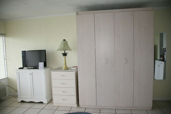 Imagen de la habitación del Hotel Traders Inn Beach Club. Foto 14