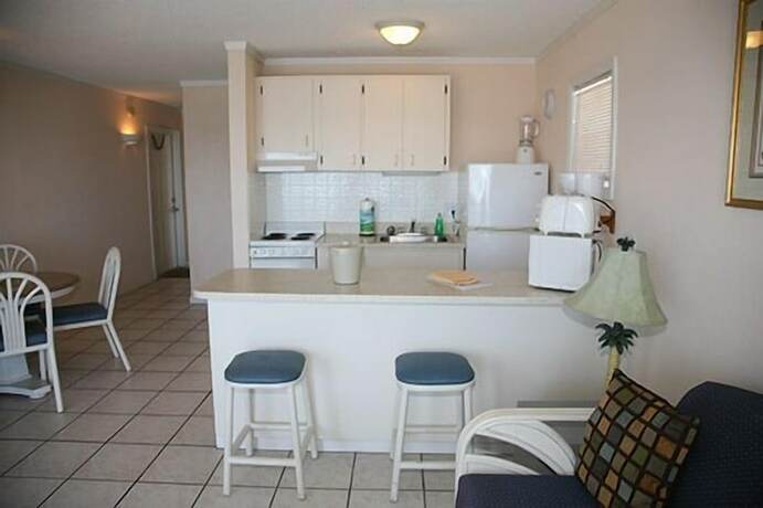 Imagen de la habitación del Hotel Traders Inn Beach Club. Foto 16