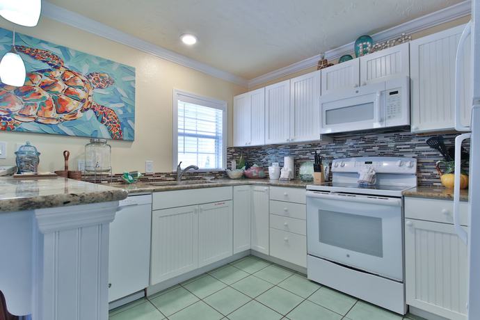 Imagen de la habitación del Hotel Tradewinds Beach Resort. Foto 5