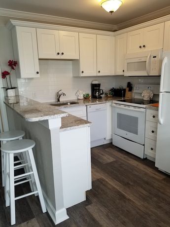 Imagen de la habitación del Hotel Tradewinds Beach Resort. Foto 14