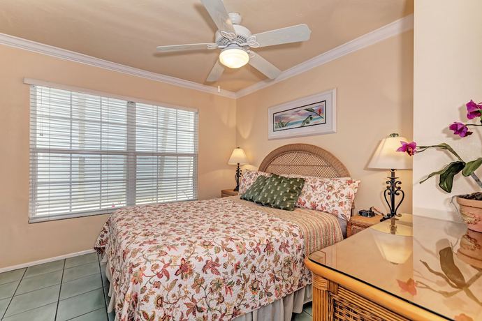 Imagen de la habitación del Hotel Tradewinds Beach Resort. Foto 19