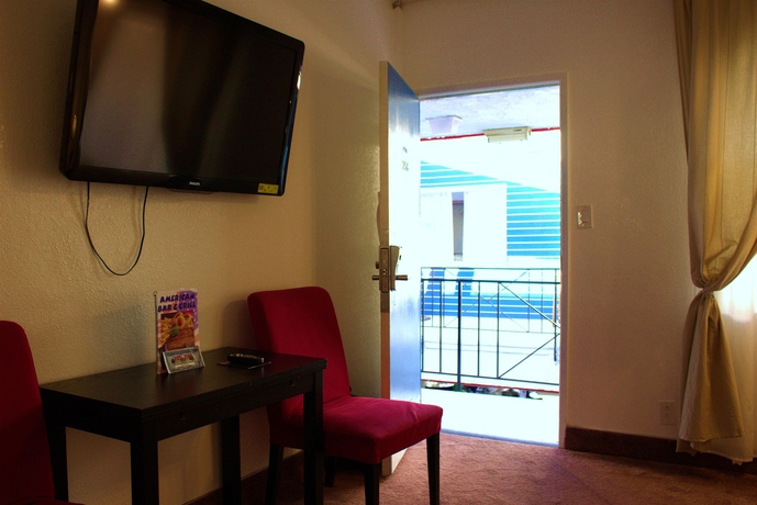 Imagen de los interiores del Hotel Tradewinds Lax Airport. Foto 7