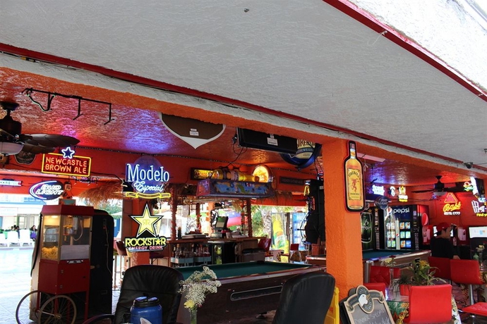 Imagen de los interiores del Hotel Tradewinds Lax Airport. Foto 10