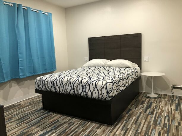 Imagen de la habitación del Hotel Tradewinds Motel. Foto 17