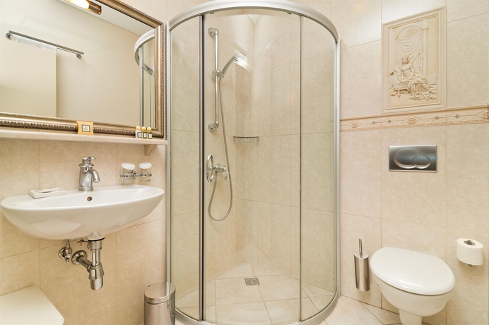 Imagen de la habitación del Hotel Tradition, San Petersburgo. Foto 4
