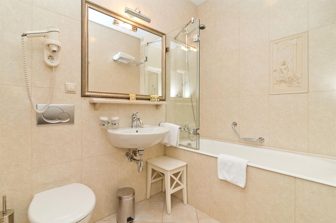 Imagen de la habitación del Hotel Tradition, San Petersburgo. Foto 10