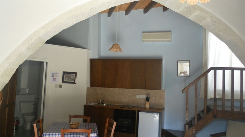 Imagen de la habitación del Hotel Traditional Village Houses. Foto 3