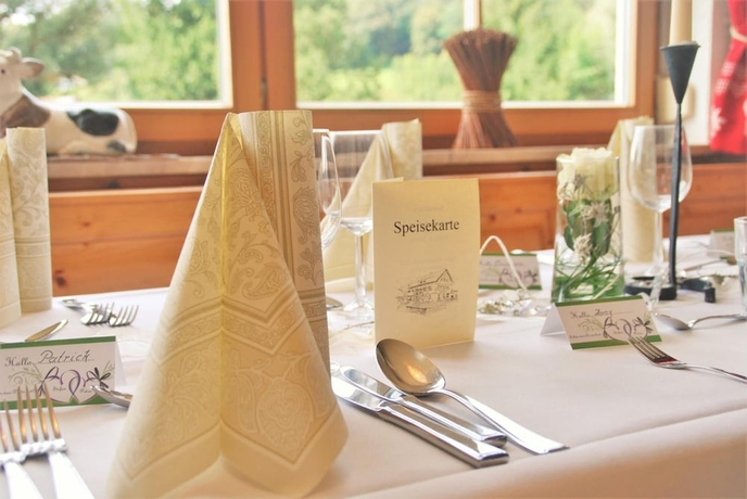 Imagen del bar/restaurante del Hotel Traditions-Gasthaus Bayrischer Hof. Foto 8