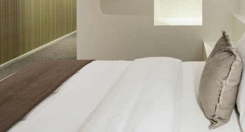 Imagen de la habitación del Hotel Trafo. Foto 5