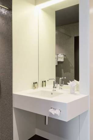 Imagen de la habitación del Hotel Trafo. Foto 6