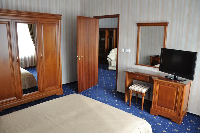 Imagen de la habitación del Hotel Traian. Foto 10