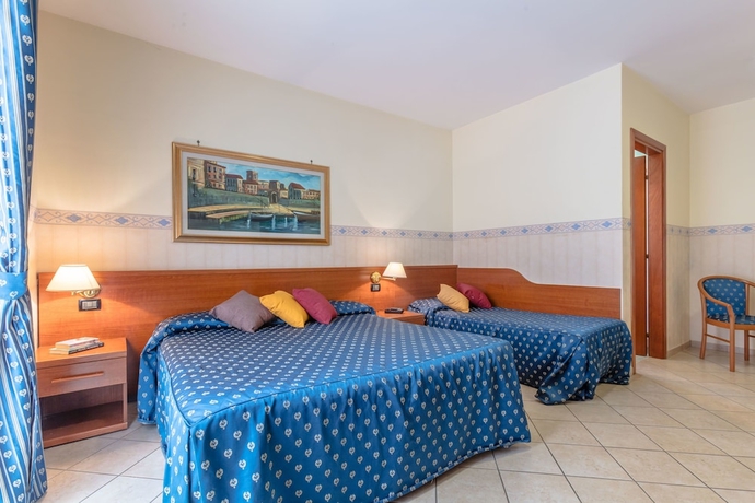 Imagen de la habitación del Hotel Traiano, Civitavecchia. Foto 2