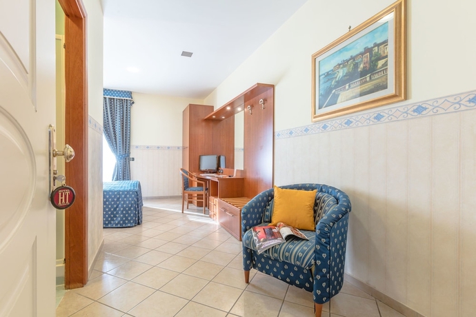 Imagen de la habitación del Hotel Traiano, Civitavecchia. Foto 9