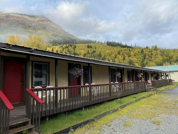 Imagen general del Hotel Trail Lake Lodge. Foto 1