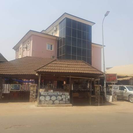 Imagen general del Hotel Train Station Bar and Lounge with Lodging. Foto 4