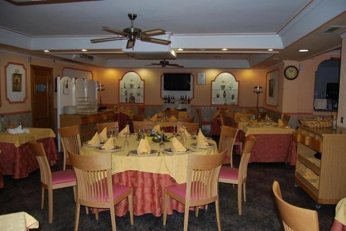 Imagen del bar/restaurante del Hotel Trajano, Zalamea de la Serena. Foto 8