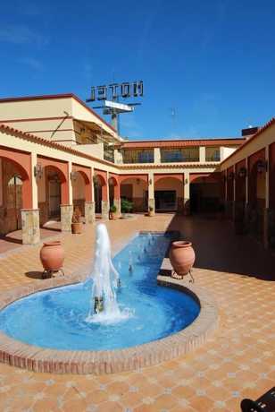 Imagen de la piscina del Hotel Trajano, Zalamea de la Serena. Foto 20